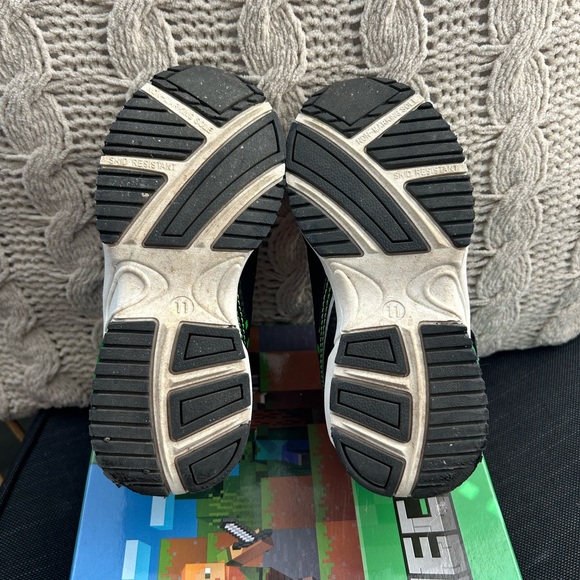Minecraft Boys Light Up Athletic Shoes - Picture 7 of 11